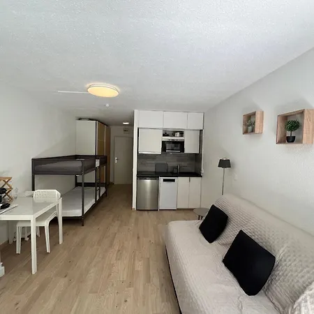 Climatise Ideal: Et Centre-ville A Pied, Wifi Gratuit - Fr-1-466a-51 * Saint-Raphaël