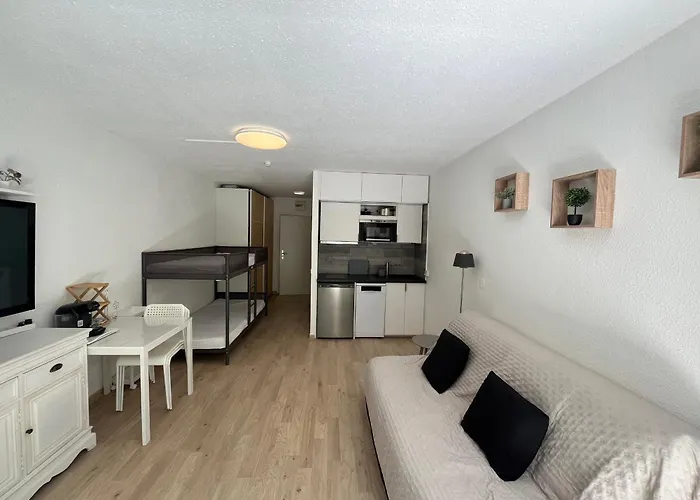 Climatise Ideal: Et Centre-ville A Pied, Wifi Gratuit - Fr-1-466a-51 * Saint-Raphaël